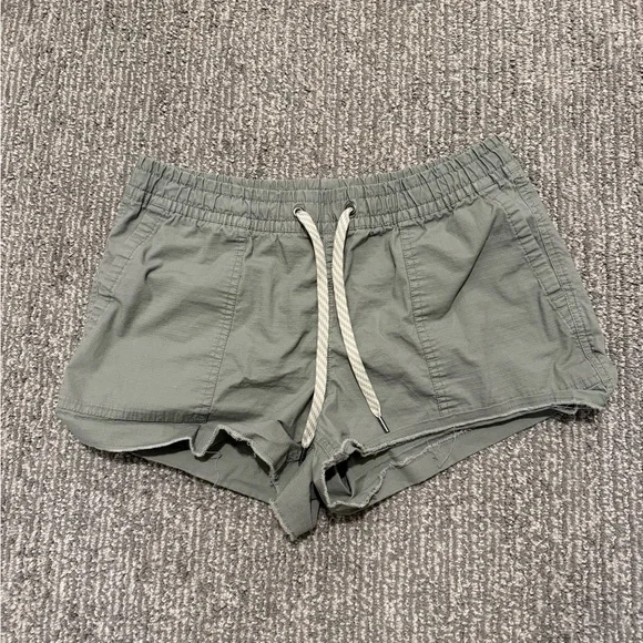 Vuori Women’s Ripstop Drawstring Shorts Sage Green Size Small - Picture 1 of 4